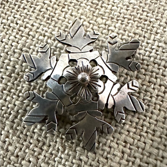 Vintage Sterling Silver 925 Snowflake Brooch Pin MCM Arts & Crafts Holiday RARE